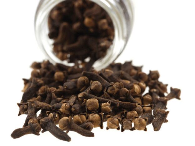 Clove against worms